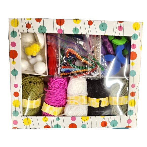 Spice Box Kits for Kids, Yarn Animals Spool Knit & Pom-poms, Over 40 projects - Picture 3 of 16